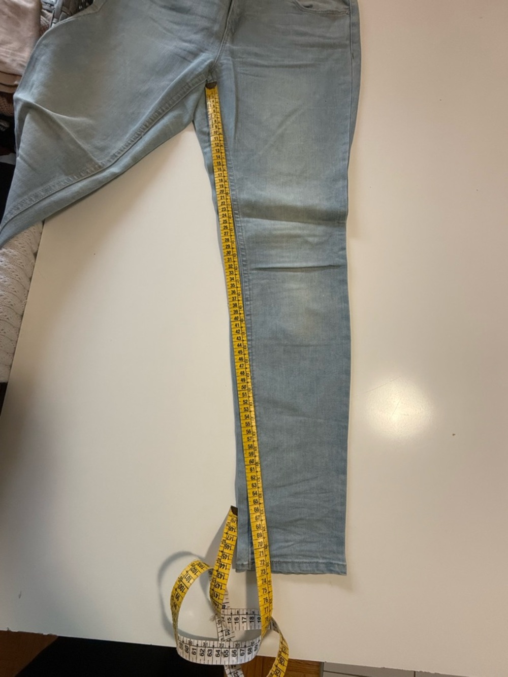 Light Wash High-Rise Skinny Jeans -Off Duty Model Aesthetic - Light Blue - Picture 9 of 9